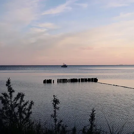 A5 Pine Hill - Mit überdachtem Balkon, Zwei Bädern&leichtem Haffblick Zirchow