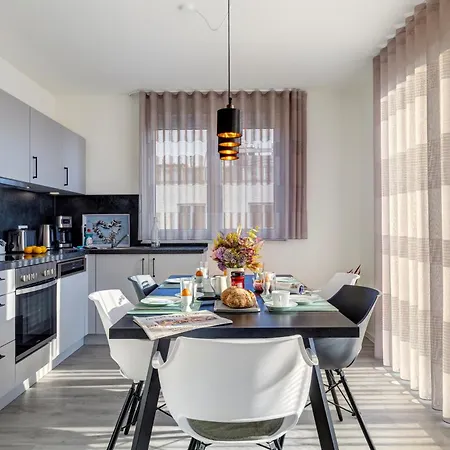 A5 Pine Hill - Mit überdachtem Balkon, Zwei Bädern&leichtem Haffblick Apartamento *